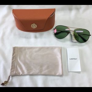 BNWT TORY BURCH AVIATOR SUNGLASSES